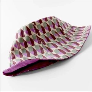 ZARA NWT - Geometric Printed Bucket Hat